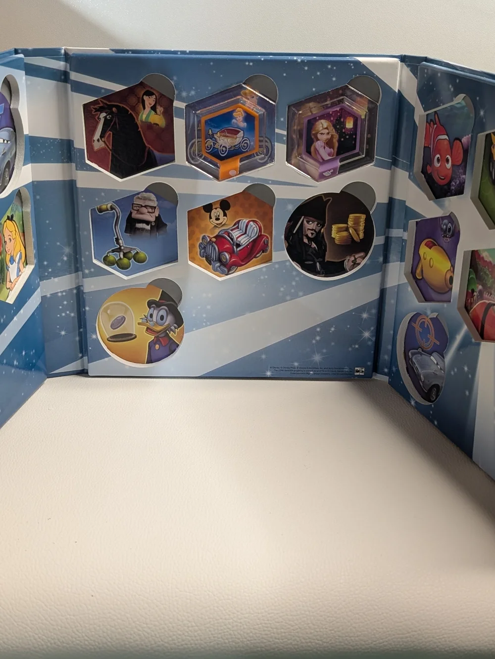 Disney Infinity Power Disc album with 6 Discs And Infinity Port